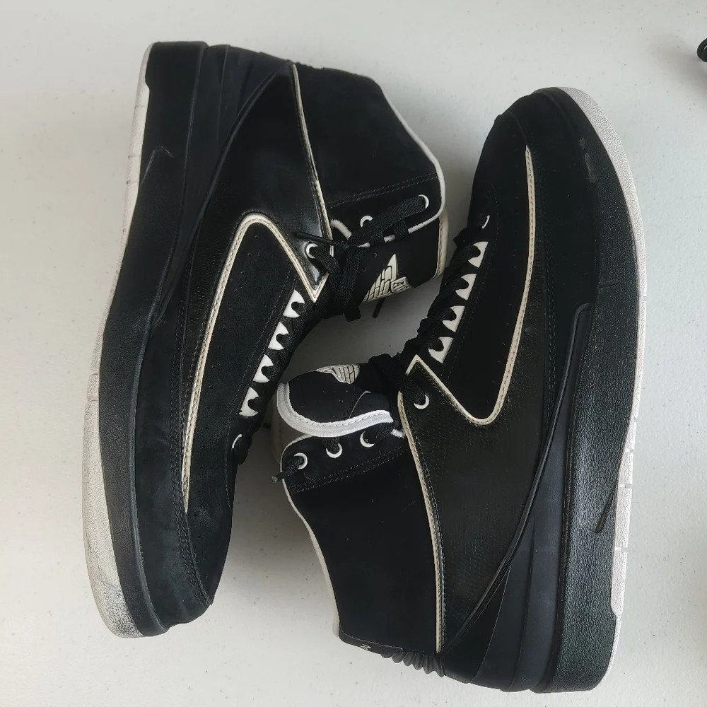 Jordan 2 Retro QF Black 2010 men's sports shoes size 13 style 395709-001. used d